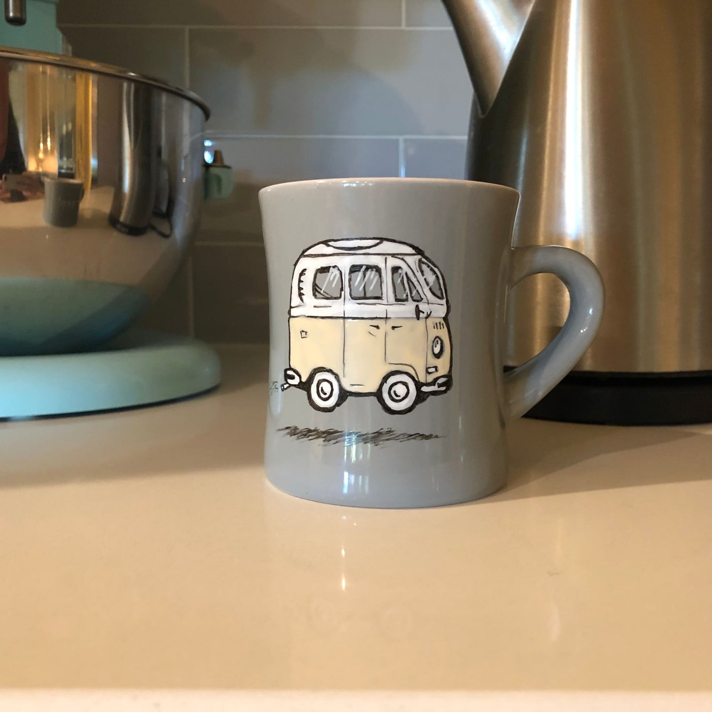 Sandy the LuxBus Meep! Mug - ’70s Grey - 2